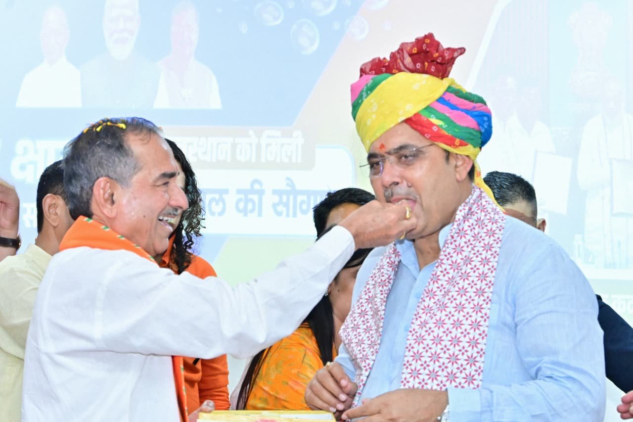 यमुना जल समझौते के बाद जयपुर पहुंचे मुख्यमंत्री भजनलाल शर्मा का भव्य स्वागत, कांग्रेस पर साधा निशाना